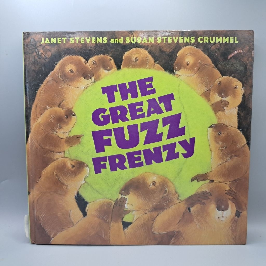 #F #มือสอง The Great Fuzz Frenzy. by Janet Stevens,Susan Stevens Crummel(นิทานปกแข็ง)