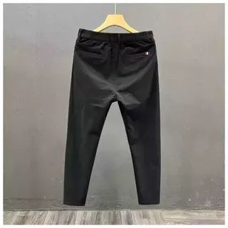 กางเกงขายาวชิโน่ ผ้ายืด ทรงกระบอกเล็ก (Slim-fit) by Normal Boy