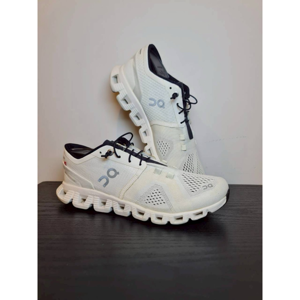 รองเท้ามือสอง On Cloud x2