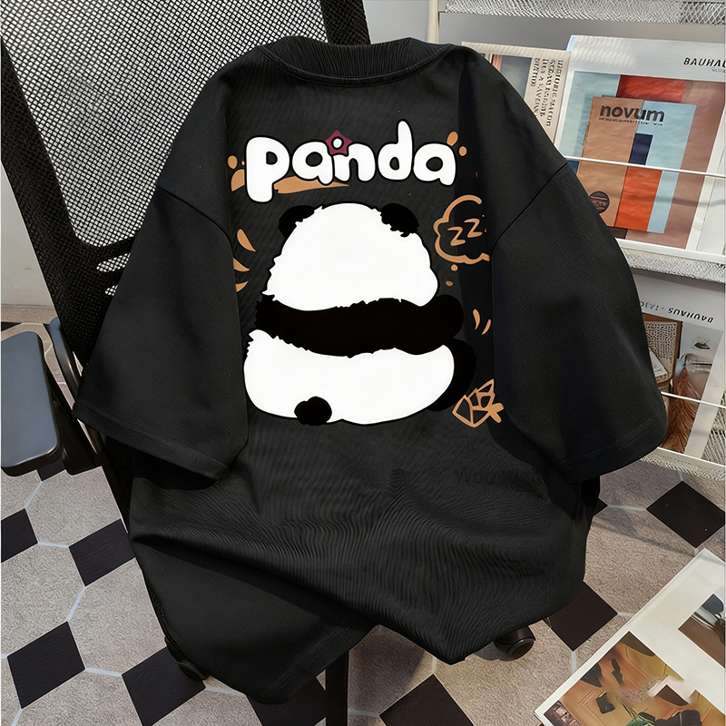 (จัดส่งตลอด 24 ชั่วโมง)แขนสั้น พิมพ์ลายหมีแพนด้า unisex หลวมคอกลม เหมาะกับหน้าร้อน 11.30