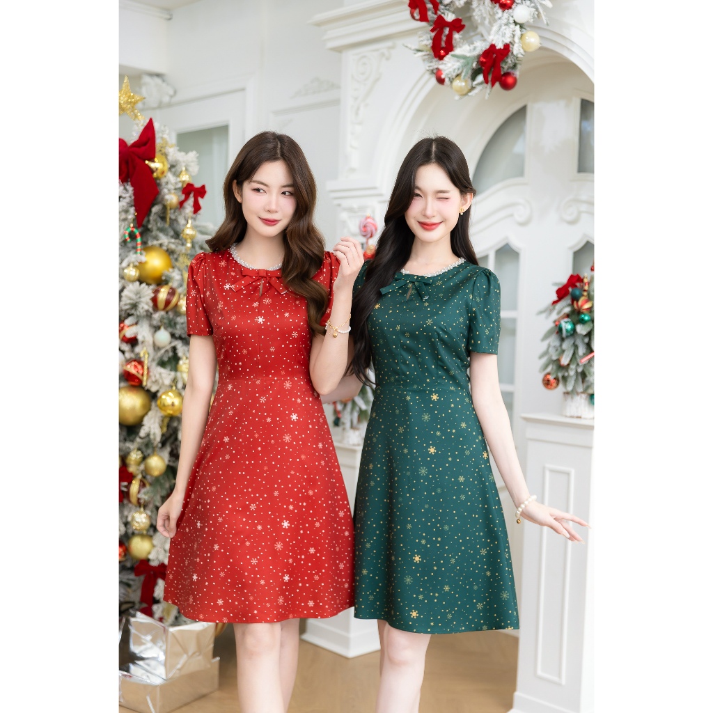 🎄🎅🏻🎁 Collection Christmas 🎄🎅🏻🎁เดรส ALERT BRAND พิมพ์ลายคริสต์มาส เป็นลาย snow❄️ ละอองหิมะ สวยสะกด re