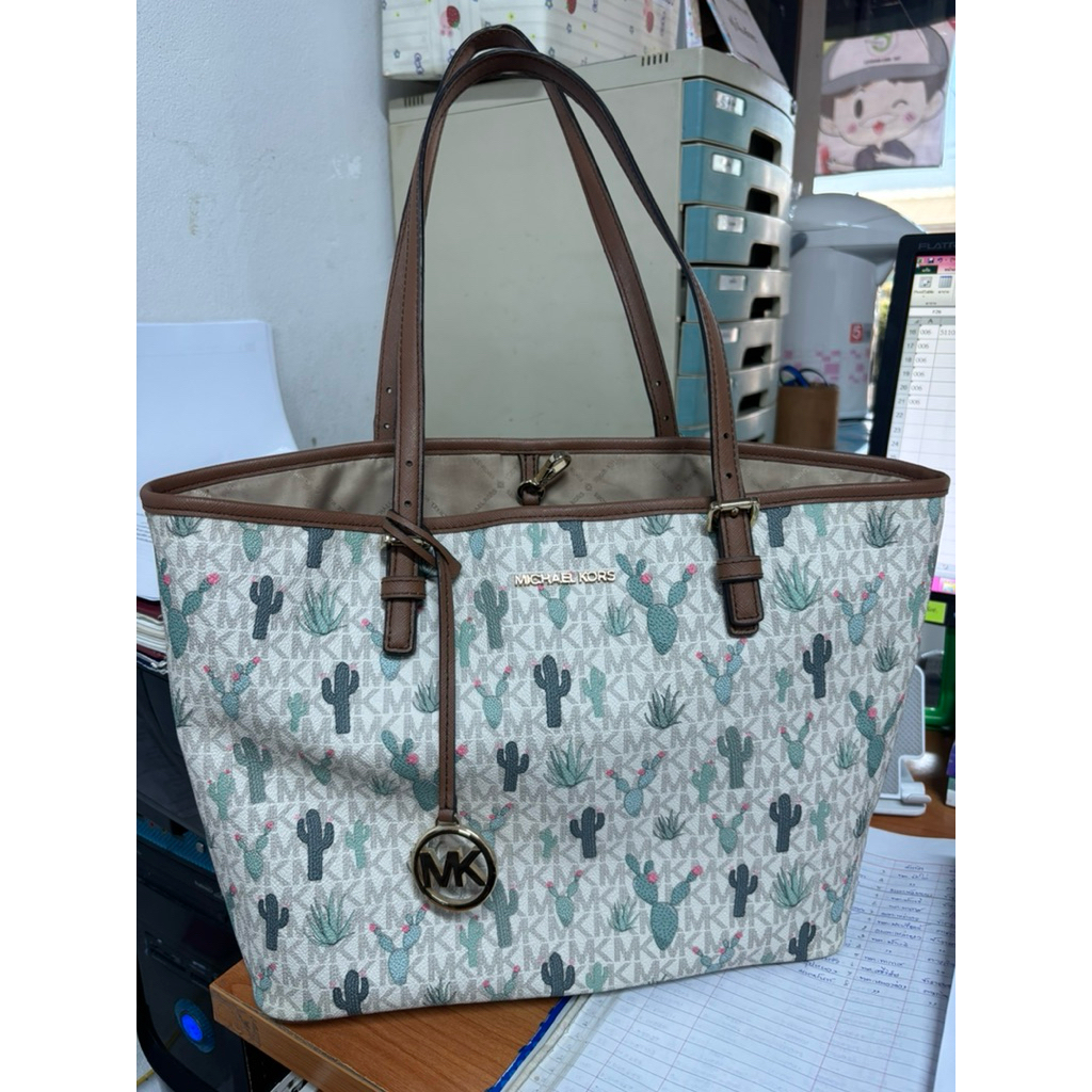 กระเป๋า ช้อปปิ้ง mk มือสองของแท้