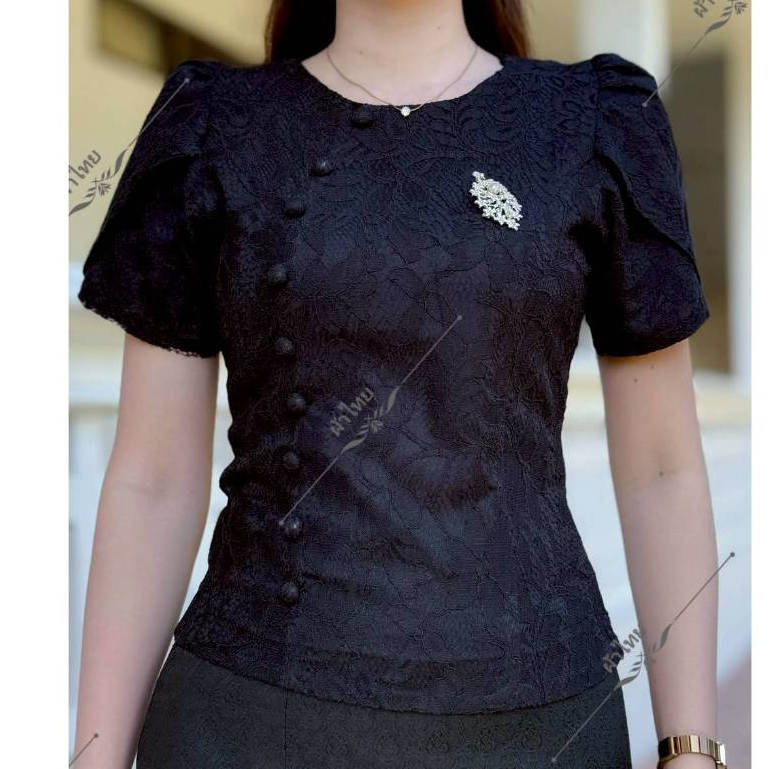 KK - ZE (เฉพาะเสื้อ) เสื้อลูกไม้อิตาลี แขนสั้น สีดำ มีอก32-44 พร้อมส่ง เสื้อลูกไม้สีดำ  ชุดไทยสีดำใส