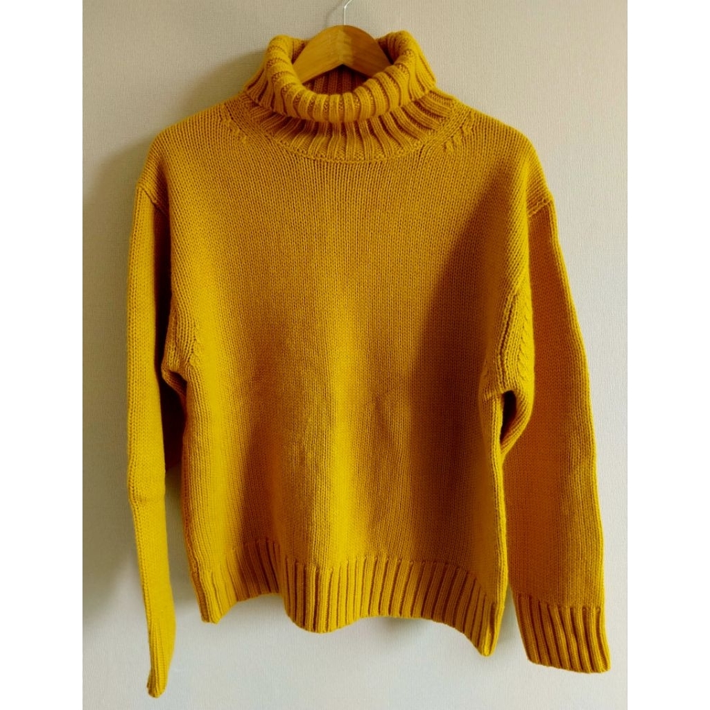 เสื้อไหมพรมคอเต่า GU ผู้หญิง สีเหลือง