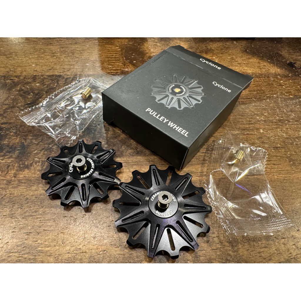 ลูกกลิ้งตีนผีจักรยาน CYCLONE Ceramic Bearing ขนาด 11/11T ,12/14T ใช้ได้ทั้ง 11 speed และ 12 speed