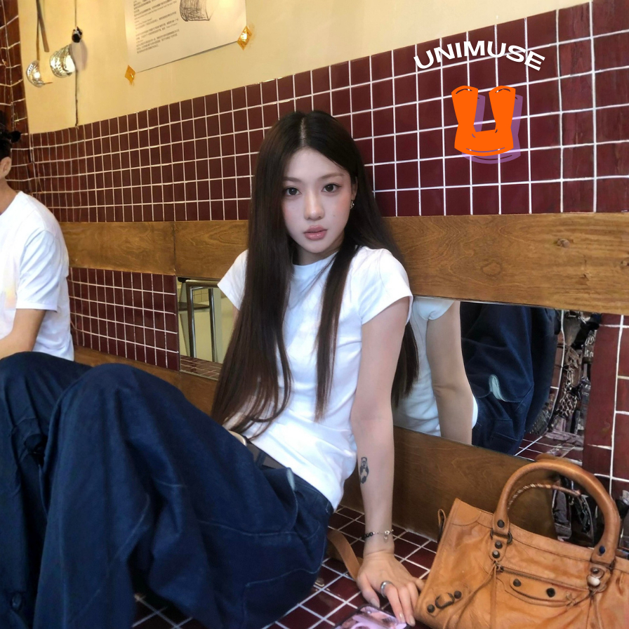 เสื้อยืดผู้หญิง คอกลมแขนสั้น ผ้าไม่บาง ผู้หญิง แฟชั่นเสื้อยืดผู้หญิง เสื้อยืดสีพื้น เก็บทรง พรางหุ่น