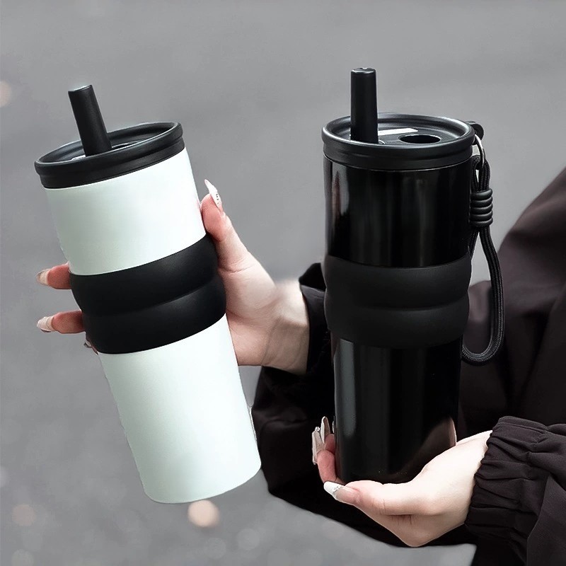 แก้วเก็บความเย็น-ความร้อน ขนาด 710 ML มีสติ้กเกอร์แถมให้ มีฝาปิดหลอด แก้วน้ำสูญญากาศ มีหลอดดูด