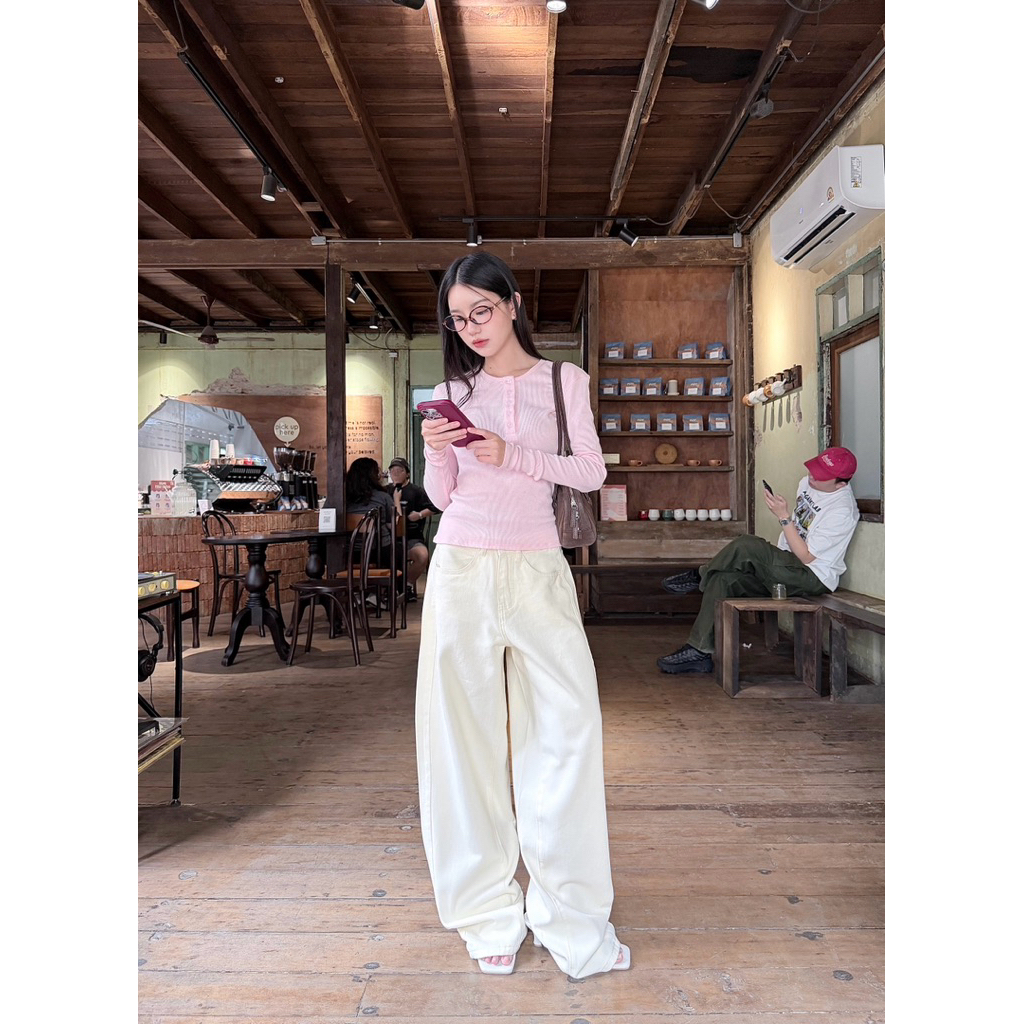Pilita - Luna Curve Jeans กางเกงยีนส์ทรงขากว้าง ดีไซน์โค้งบริเวณกลางตัว