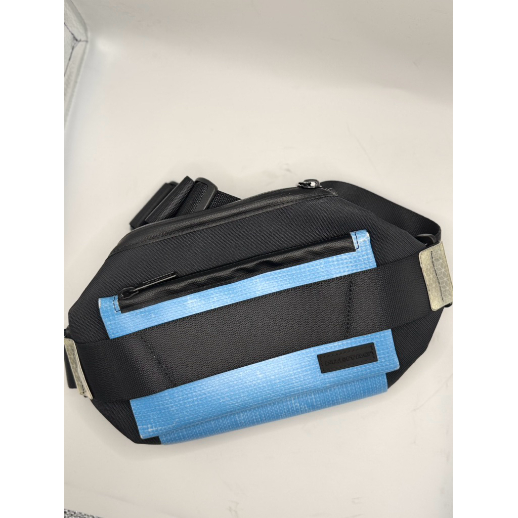 freitag Dixonมือสองสภาพดีมาก