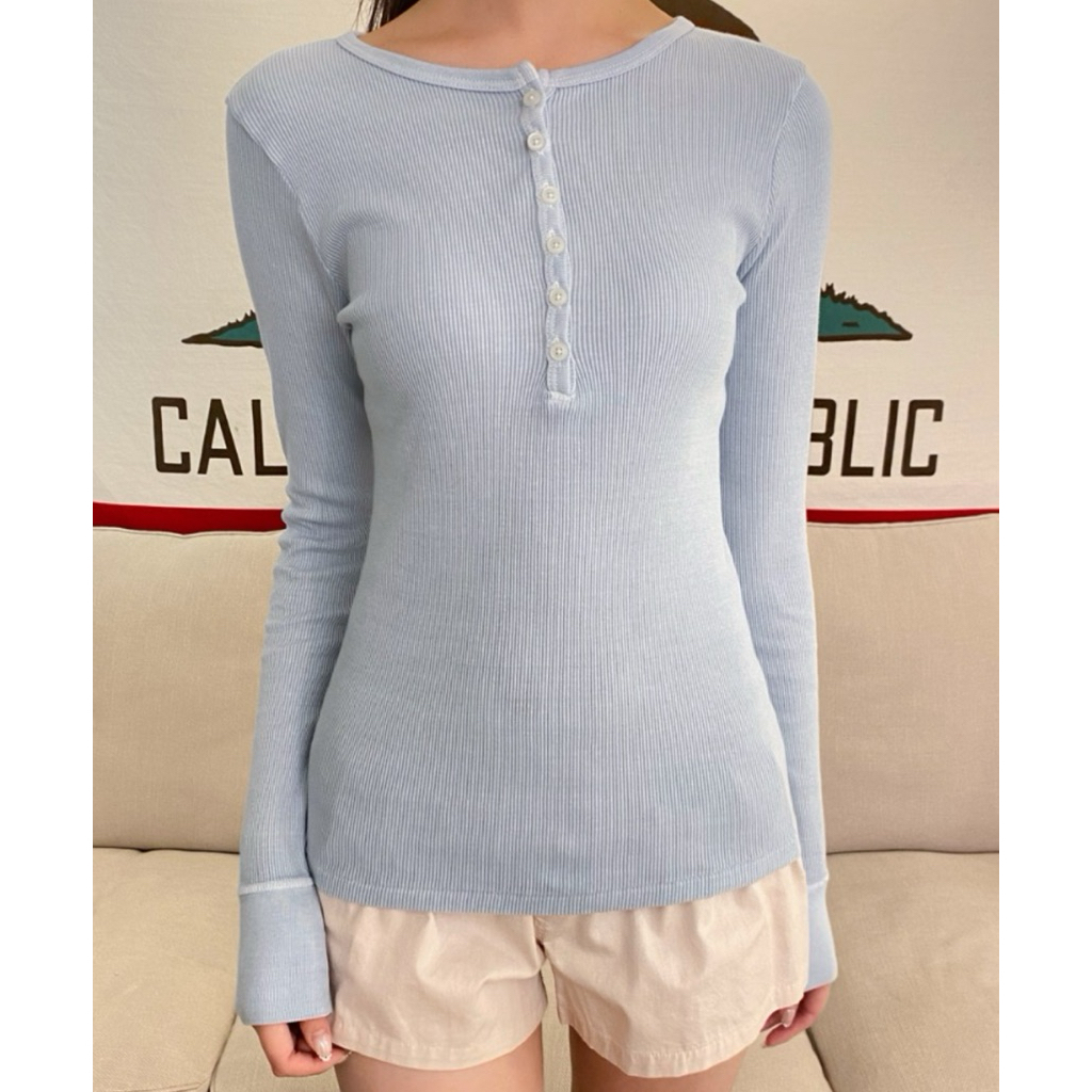 พร้อมส่ง 🎀 Brandy Melville | Zelly Top (Blue)