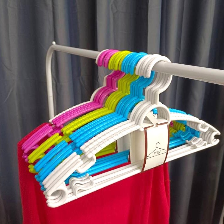 ไม้แขวนเสื้อพลาสติกผู้ใหญ่ PON 10ชิ้น