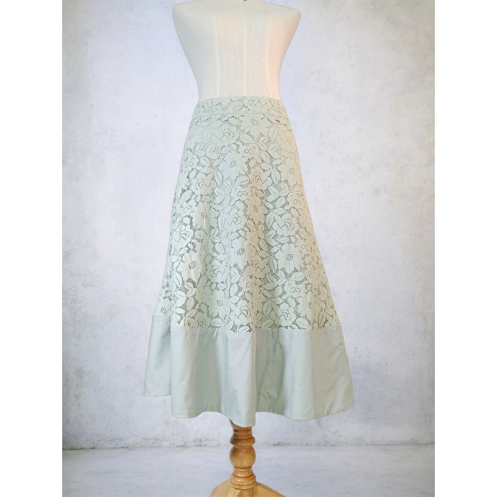 กระโปรงลูกไม้ IEDIT เอว 26-28" มือ 2