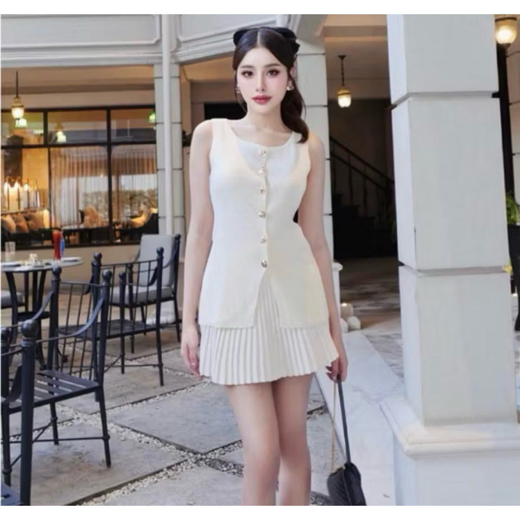 Aristocrat top เสื้อเวส vest ผ้าไหมพรม แบรนด์ UNAIVE