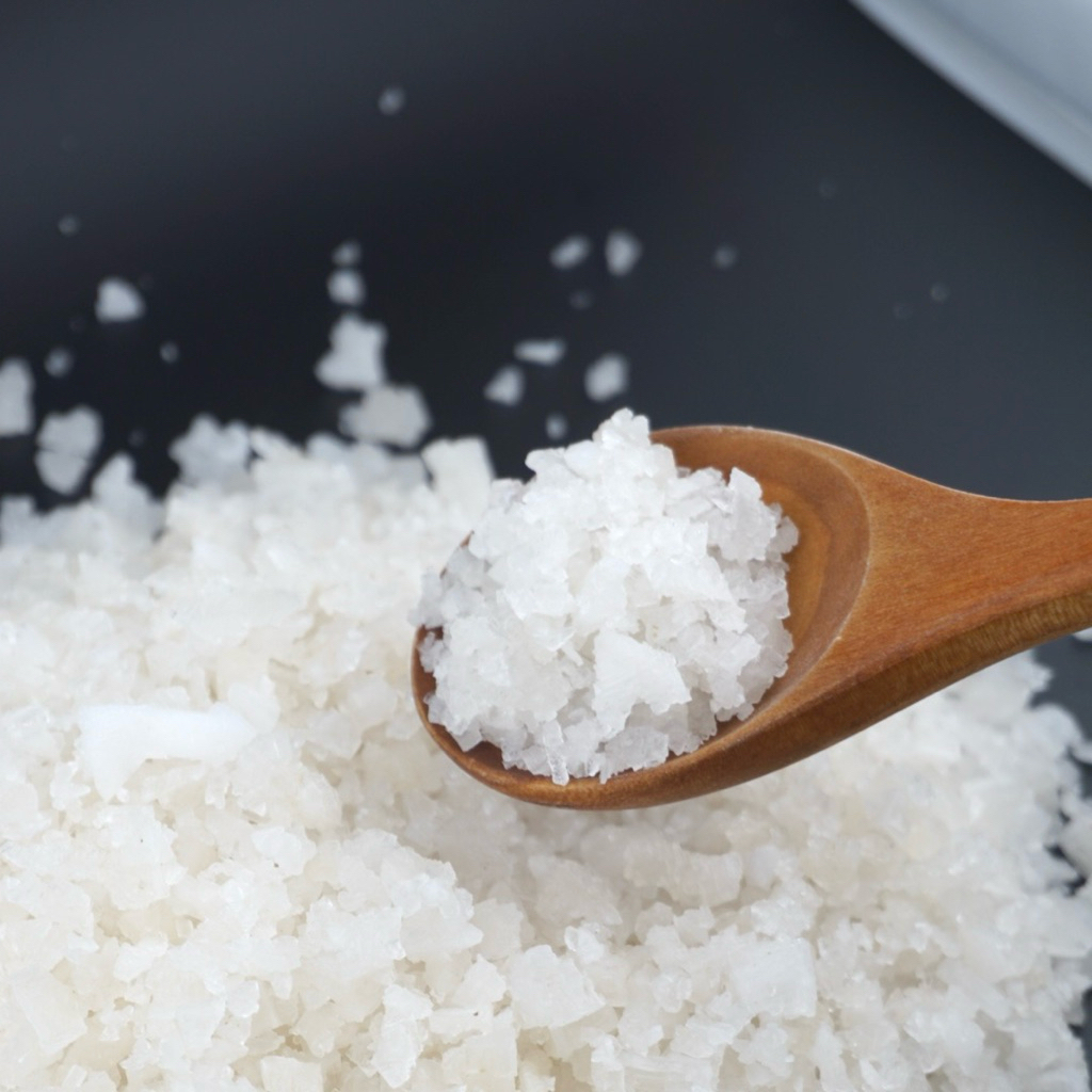 [5,10 กิโล] เกลือสมุทรแท้ 💯🌊 เม็ดใหญ่ | เกลือทะเล เกลือเม็ด 🐟 เลี้ยงปลา • 🍳 ทำอาหาร • 🧹 ทำความสะอาด • 🧿 ล้างพลังงานลบ