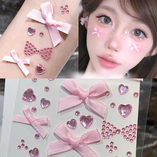 ในไทย💖สติ๊กเกอร์ตกแต่งใบหน้าเพชรเงา 3D หัวใจ ริบบิ้นโบว์สติกเกอร์ Y2K เครื่องประดับแฟชั่น DIYตกแต่งใบหน้า.COD