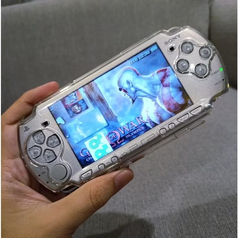PSP 2000 สีเงิน มือสอง แปลงแล้วพร้อมเล่น สภาพดีมาก
