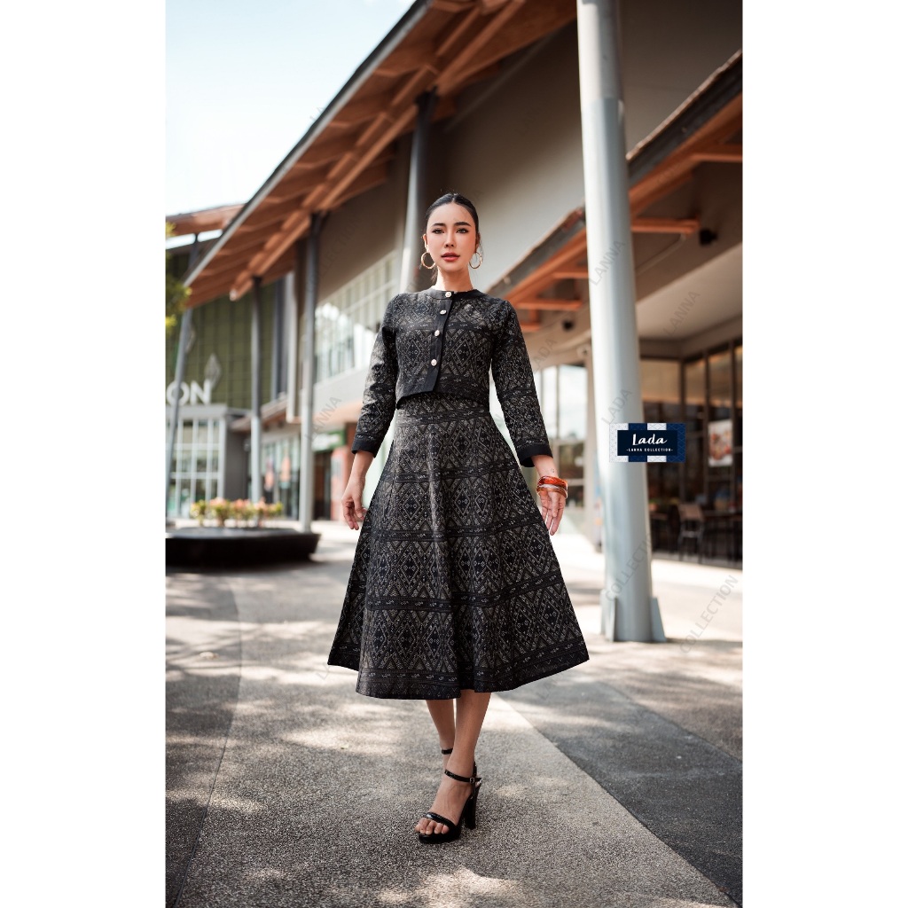 เซ็ทลายแพรวาเก่าสีดำ เสื้อคลุมและกระโปรงทรง8ชิ้นผ้าฝ้ายพิมพ์ลาย