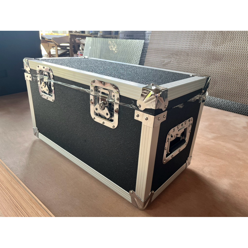 กล่องอุปกรณ์ขอบอลูมิเนียม ขนาดกว้าง30 ยาว60 สูง30cm แข็งแรงทนทาน อุปกรณ์ครบ - รูปที่ 2