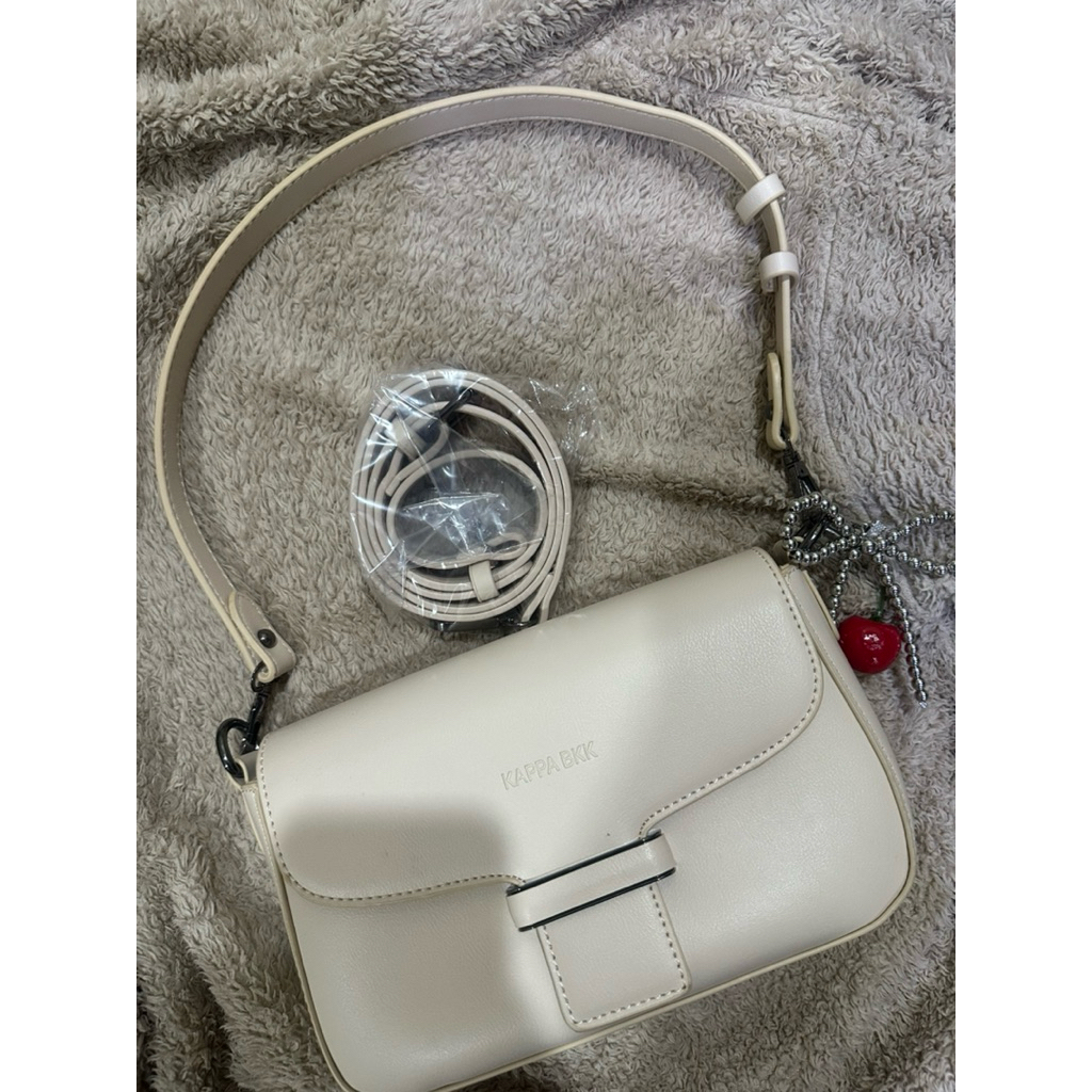 กระเป๋า kappa bkk สีครีม