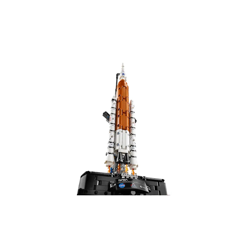 (พร้อมส่ง) Lego Technic 42221 NASA Artemis Space Launch รูปที่ 3