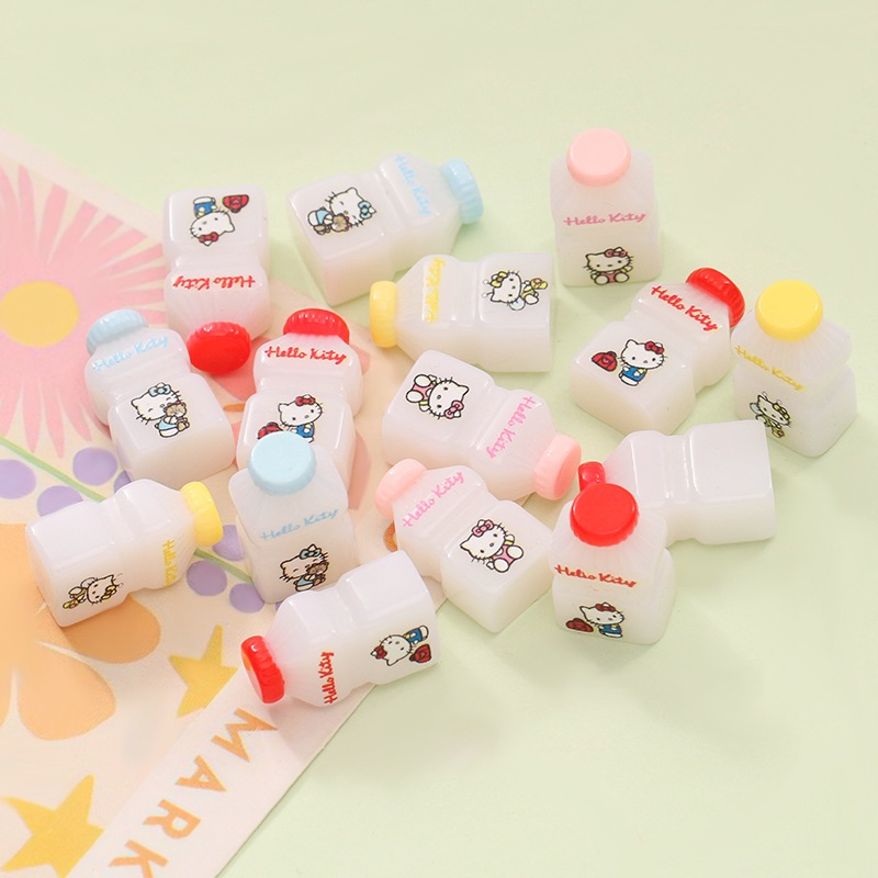 ่j651 ขวดนมhellokitty ของจิ๋วดีไอวายแพ็คละ 10 ช้ิน