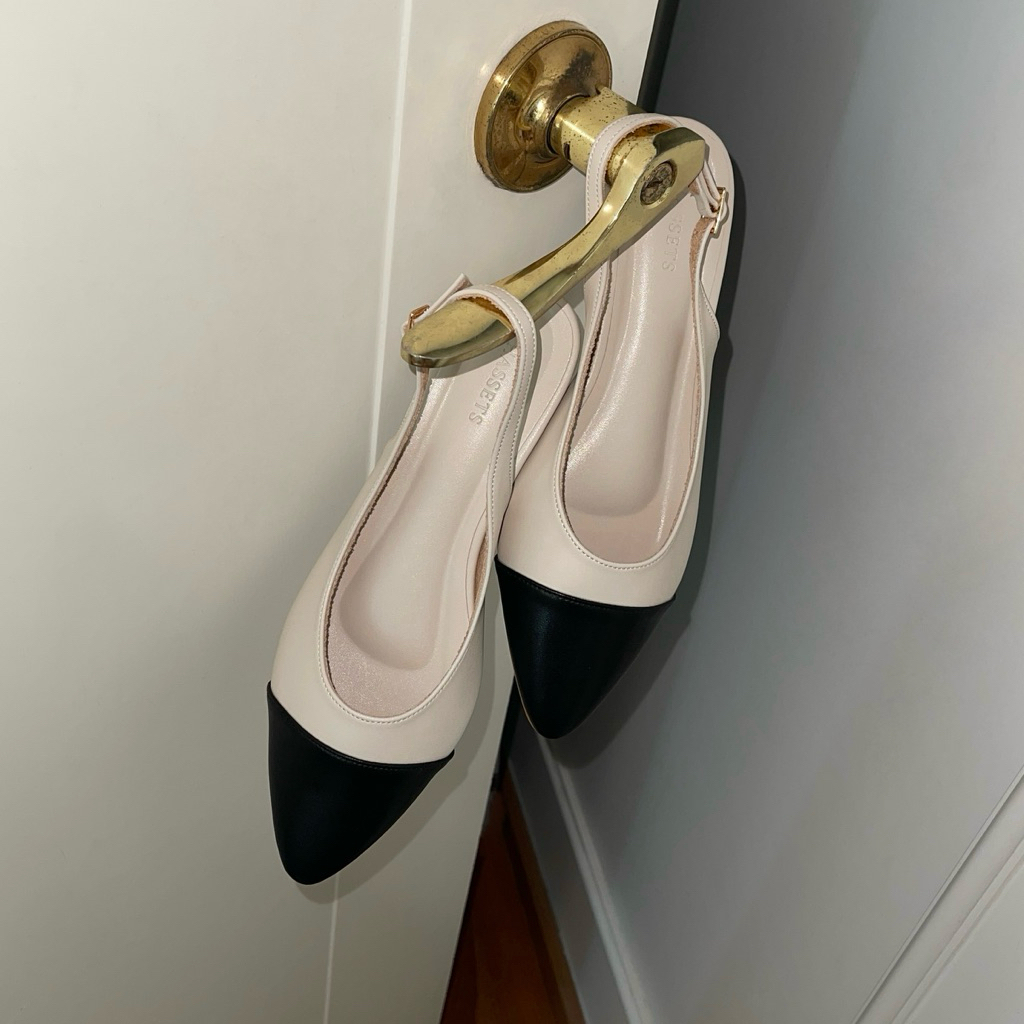 Hassets Ive Cream Black Shoes