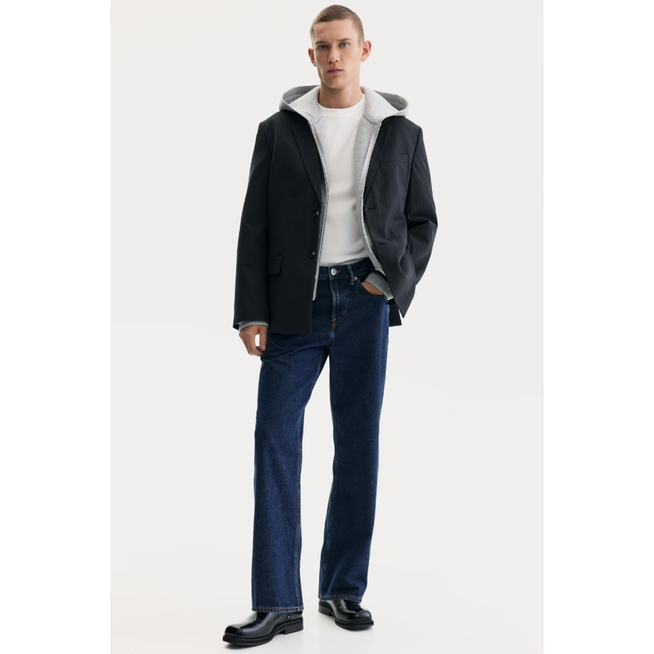 H&M(เอชแอนด์เอ็ม) กางเกงยีนส์ทรงตรงสบายตัว Men Straight Relaxed Jeans 1318402_1