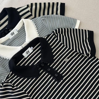 SISSY : เสื้อโปโลแขนสั้น (XS-XXL) คอบัวแต่งขอบลูกไม้ แขนตุ๊กตา ปักอะไหล่โลโก้เงิน ผ้าถัก ใส่สบาย