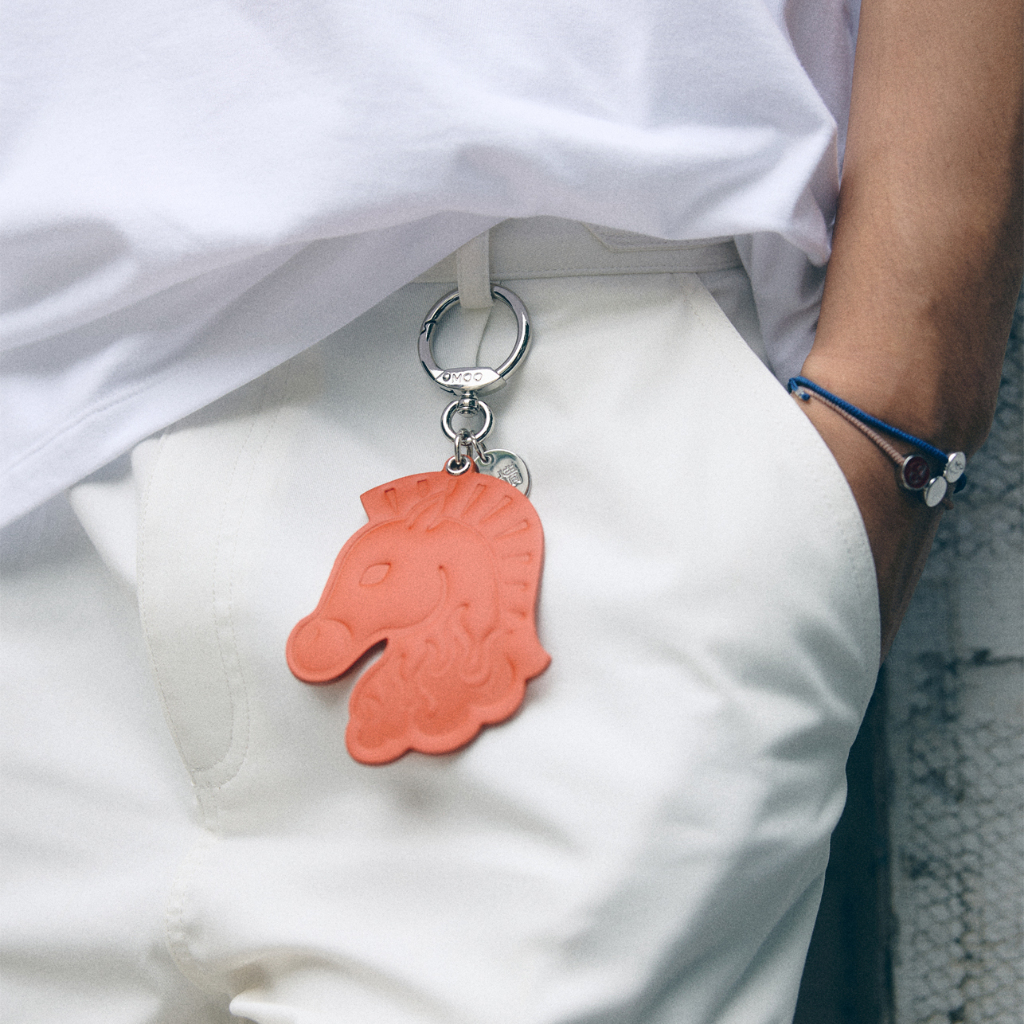 [MOO BANGKOK x NUM EIANG] Auspicious Keychain พวงกุญแจหนังปั๊มนูน สัญลักษณ์เสริมมงคลด้านต่างๆ ประดับอะไหล่สลักตัวอักษร