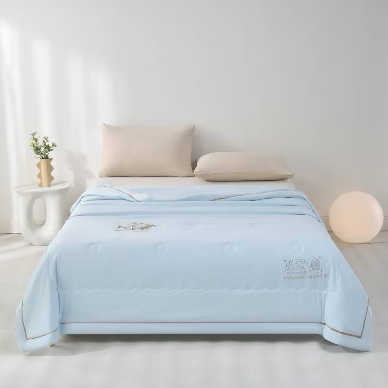 ผ้าห่มไหมเย็น สีพาสเทล ขนาด 7 ฟุต Ice Quilt by Hilton ผ้านุ่ม ลื่น ผิวสัมผัสเย็นสบาย