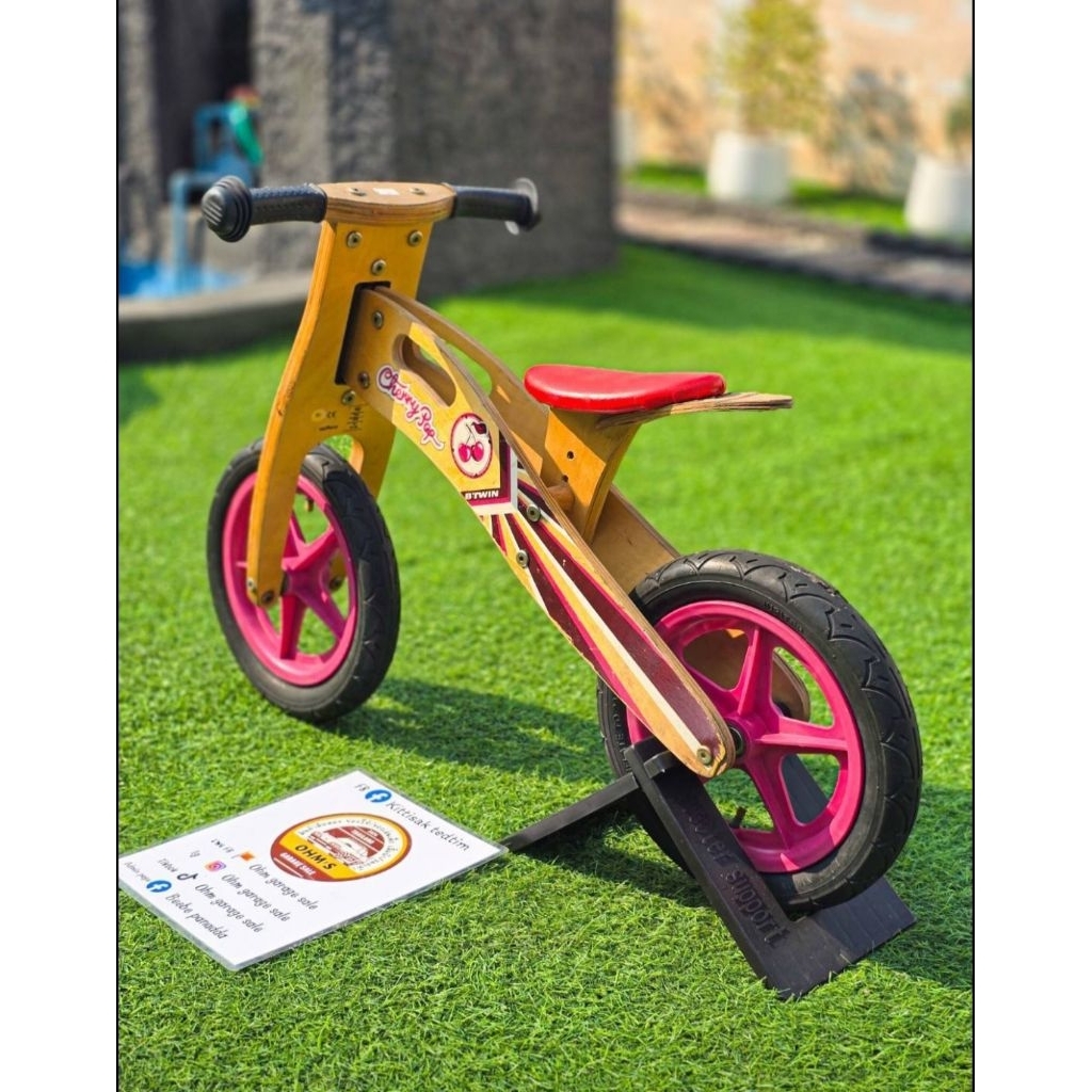 จักรยานขาไถ BTWIN CHERRY POP งานไม้ มือสอง