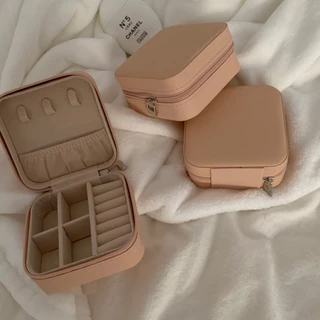 หนังเทียม กล่องใส่เครื่องประดับ ทรงสี่เหลี่ยม หรูหรา พรีเมี่ยม คุณภาพสูง Jewelry Box PU Leather Square Shape