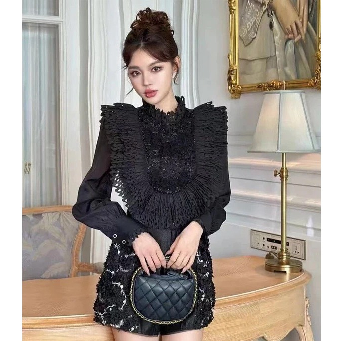 🍃พร้อมส่ง🍃รุ่นแขนยาว เสื้อเชิ้ตคอสูงแต่งลายฉลุมีระบายสวยหรูที่หน้าอก ใส่ออกงานอลังการมากๆ