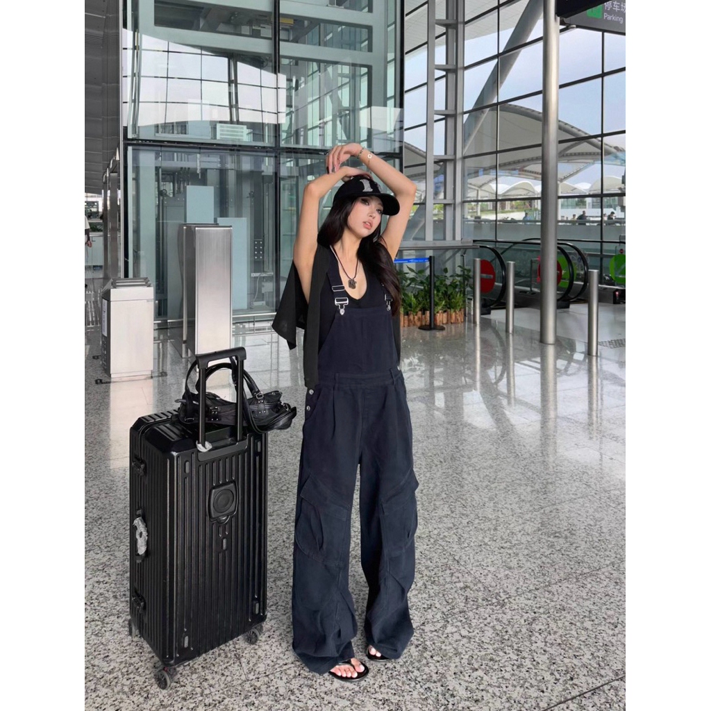 ชุดเอี้ยมยีนส์ขายาว ขากระบอก แต่งกระเป๋าด้านข้าง สไตล์เกาหลี 3381