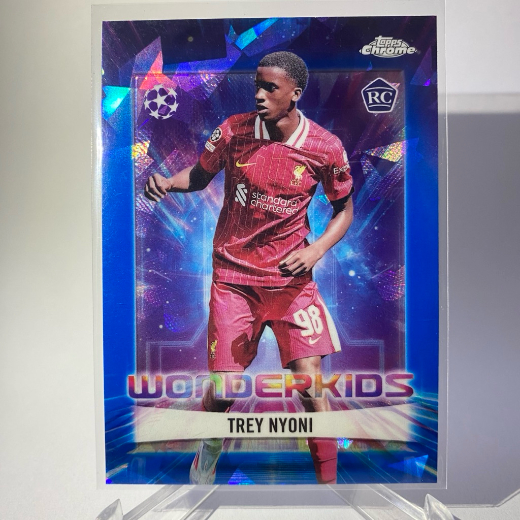 การ์ดนักฟุตบอล TREY NYONI, RC, LIVERPOOL, TOPPS CHROME 2025, (blue suppire)