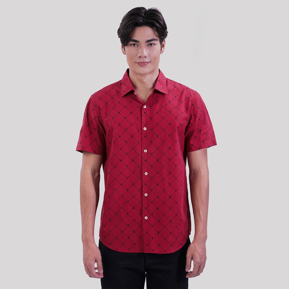 John Henry เสื้อเชิ้ตผู้ชายแขนสั้น ทรงเข้ารูป รุ่น JH F625MSSSM04 - สีแดง