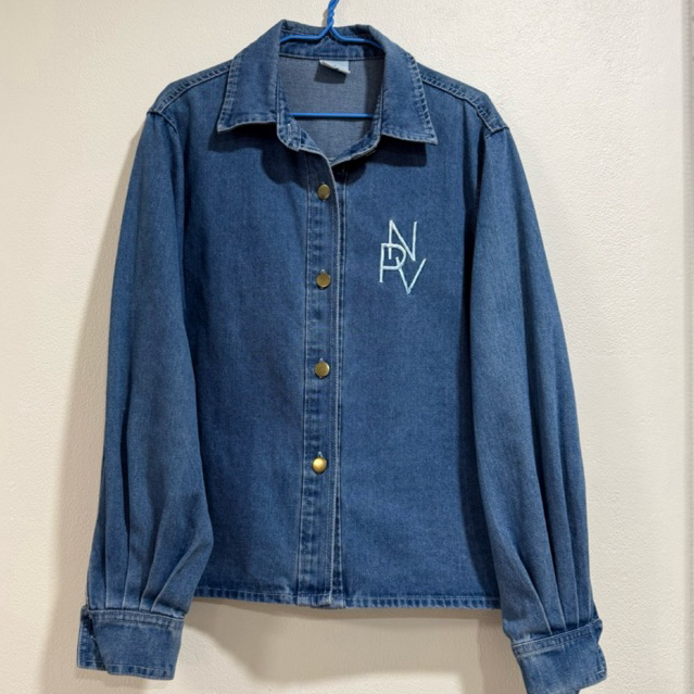 ส่งต่อ❗️เสื้อเชิ้ตยีนส์ NAPATVOGUE - NPV SUPER DENIM SHIRT