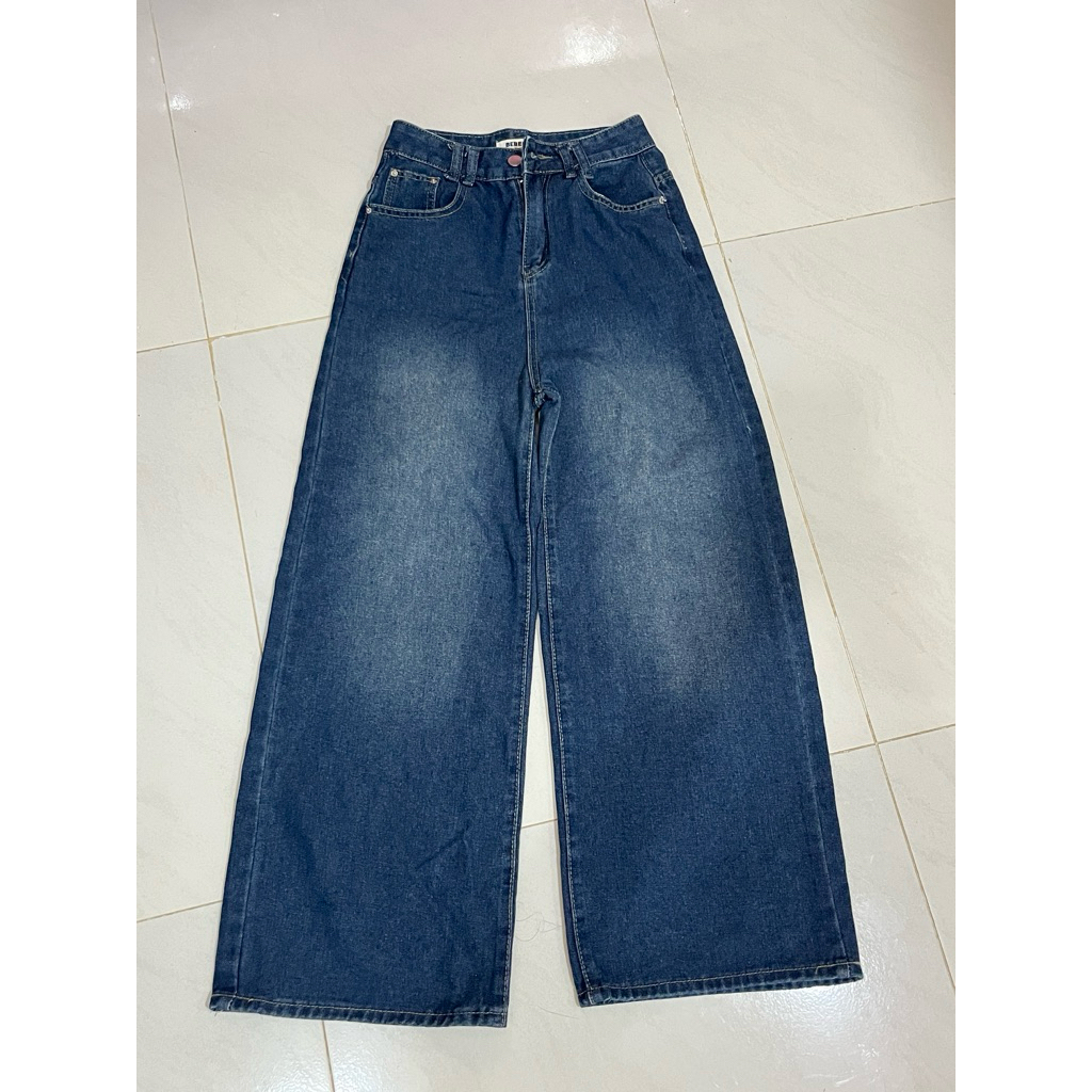 ส่งต่อกางเกงยีนส์ทรงกระบอก ป้ายBeberlin