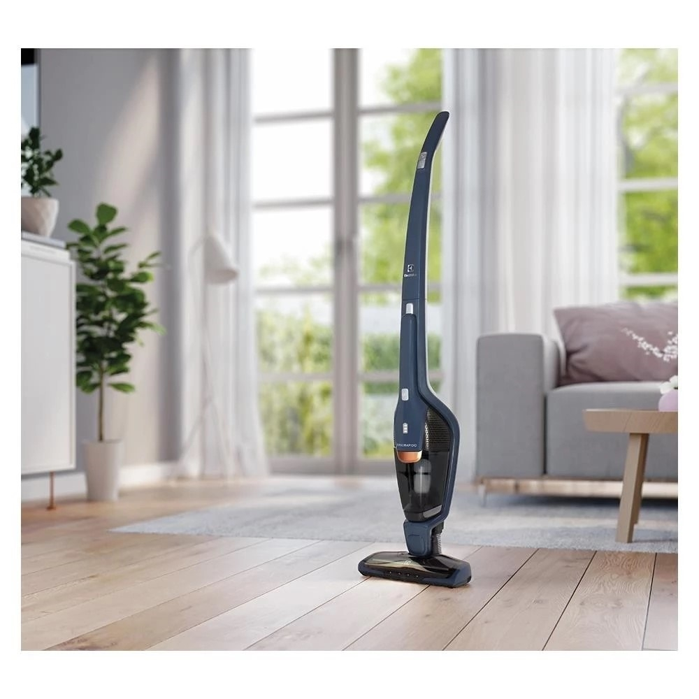 Electrolux เครื่องดูดฝุ่นไร้สายชนิดด้ามจับ รุ่น  ZB3513DB