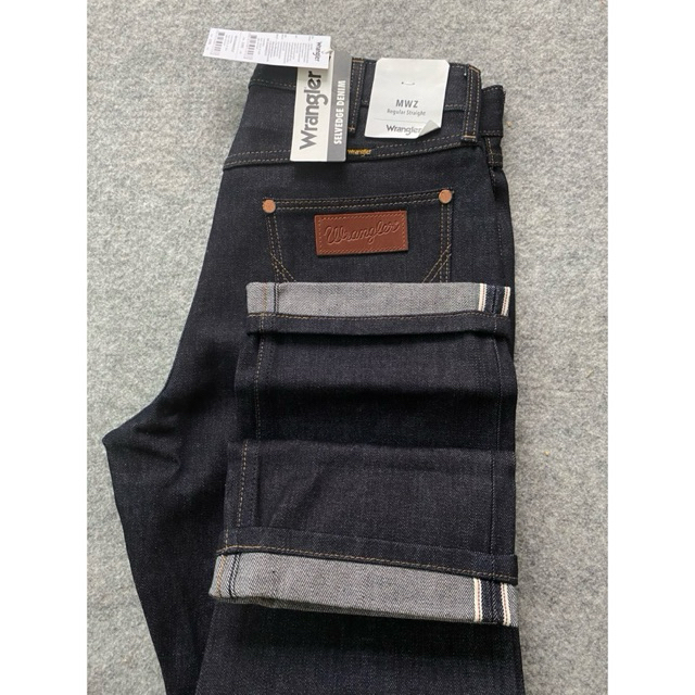 wrangler ยีนส์ผู้ชาย ริมแดง ผ้าดิบ (15ออนซ์) ทรงตรง เอวกลาง ราคาป้าย 3590 บาท ของแท้