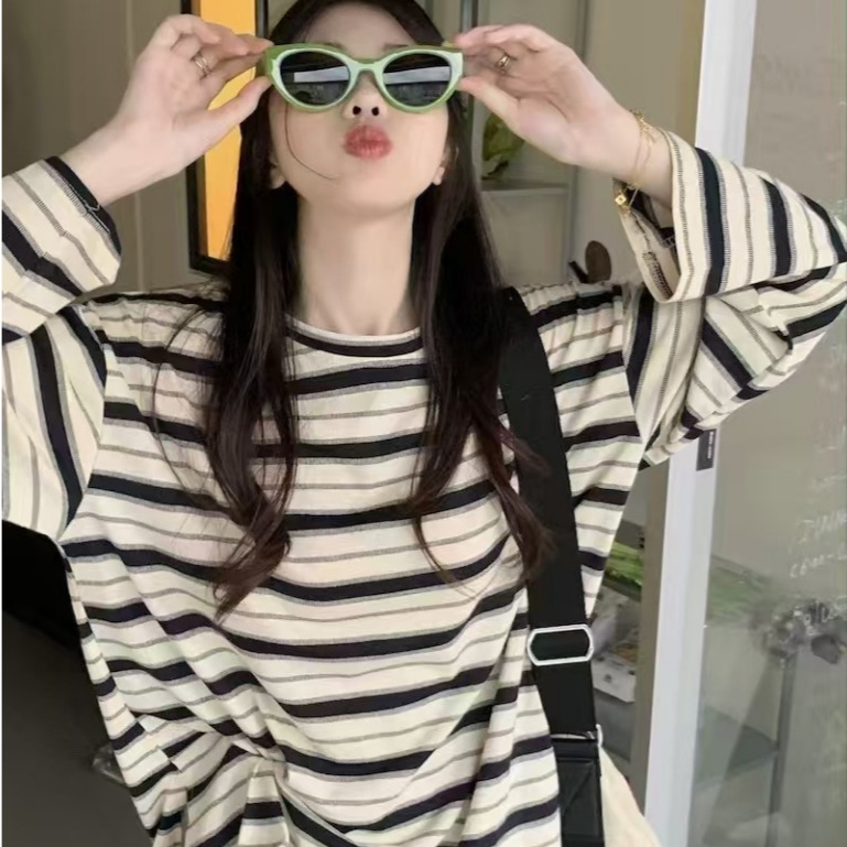 สินค้าพร้อมส่ง เสื้อยืดคอกลม แขนยาว เสื้อยืดลำลอง ลายทางสไตล์เกาหลี  ผ้าใส่สบายสำหรับผู้หญิง