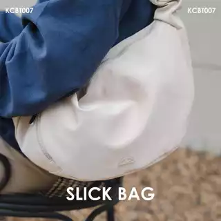 KIM&CO. ORIGINAL - SLICK BAG(KCBT007) กระเป๋า Crossbody มี 6 สี Black/Grey/White/Pink/Brown/Blue