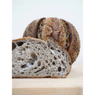 Toast Black sesame sourdough bread(สูตรใส่งาดำบดละเอียด หอมมากๆค่ะ)