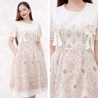 ชุด2in1 มีซิปหลังและสม็อคหลัง แต่งโบว์ 2 ข้างที่ช่วงอก เดรส …