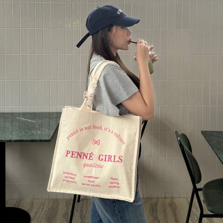PENNE culture | "Penne Girls" Tote Bag | กระเป๋าผ้าสายแบก กระเป๋าผ้าแบ่งช่อง สะพายไม่เจ็บไหล่ ปักนูน