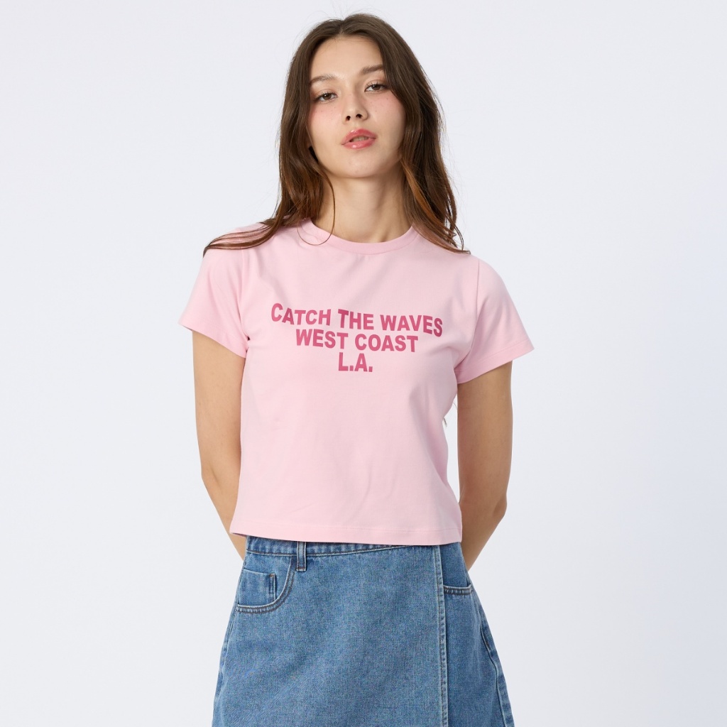 BODY GLOVE Women's GRAPHIC T-SHIRT 2025 - เสื้อยืดคอกลม ผู้หญิง ทรงสั้น สีชมพู
