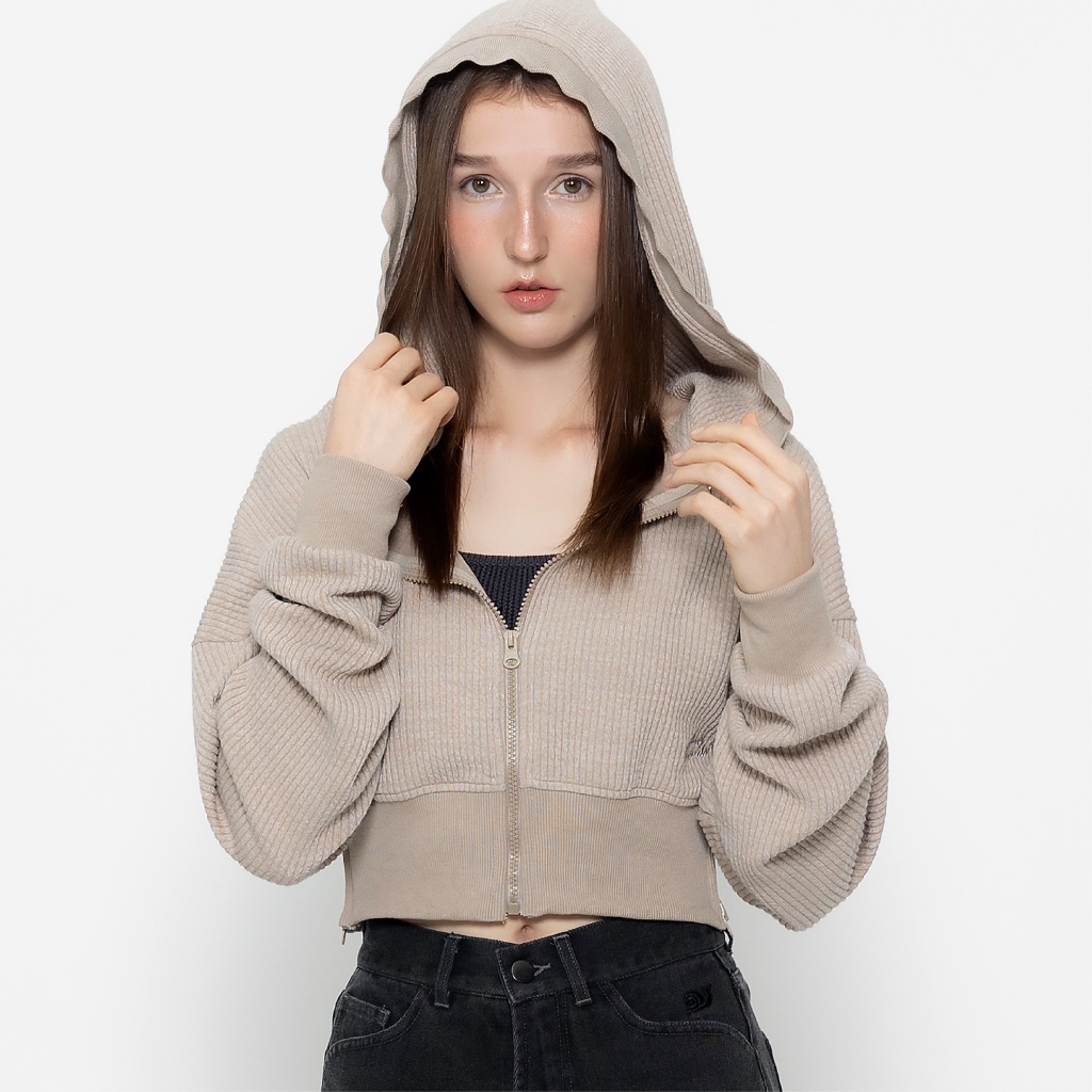 Classy Club - เสื้อฮู้ดครอป เเขนยาว รุ่น Cat Claws Crop Top Hoodie - Classy Friends Furreal Col.