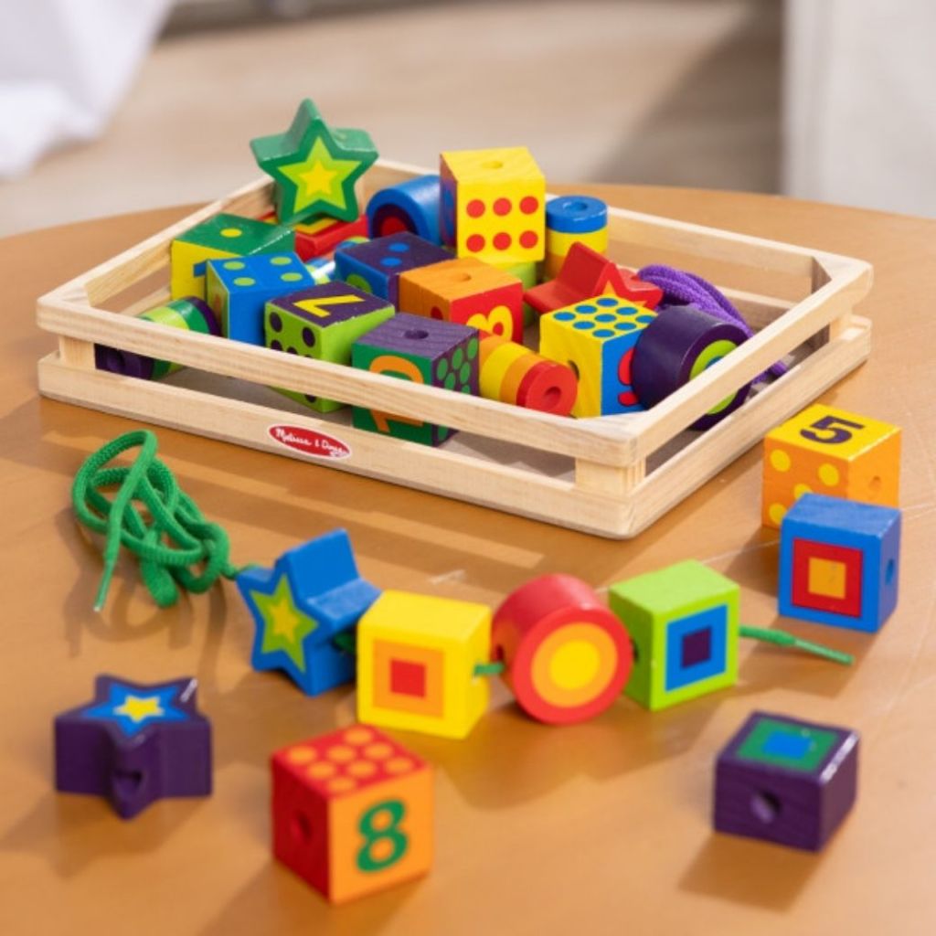 Melissa & Doug خرز لضم بالأشكال والألوان والأرقام — صورة 8