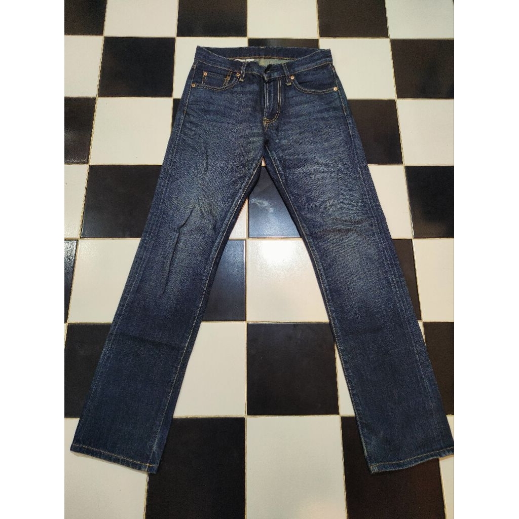 uinqlo เอว 30 ยาว 40 ปลายขา 7 เป้า 10 สภาพผ้าสวยมากคับ