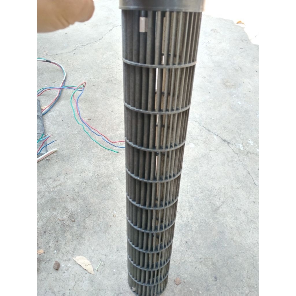 โพรงกระรอก แอร์ daikin inverter